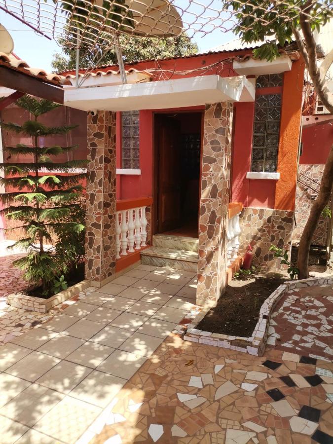 Hotel Badinca Alojamento Low Cost In Bissau Avenida Francisco Mendes Exterior photo